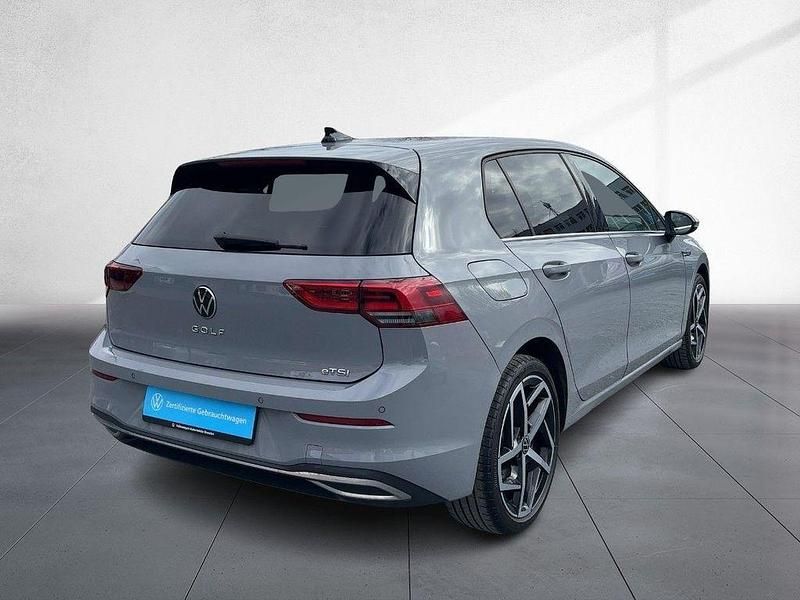 Gebraucht VW Golf VIII Style 131 PS (96 kW) 2022 Mondsteingrau Limousine