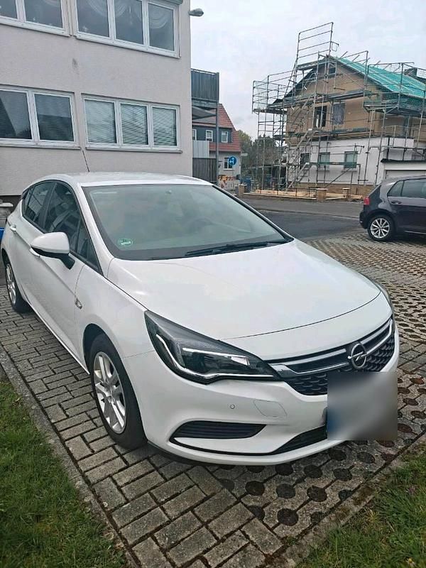 Gebraucht Opel Astra Edition 110 PS (80 kW) 2019 Weiß Kleinwagen