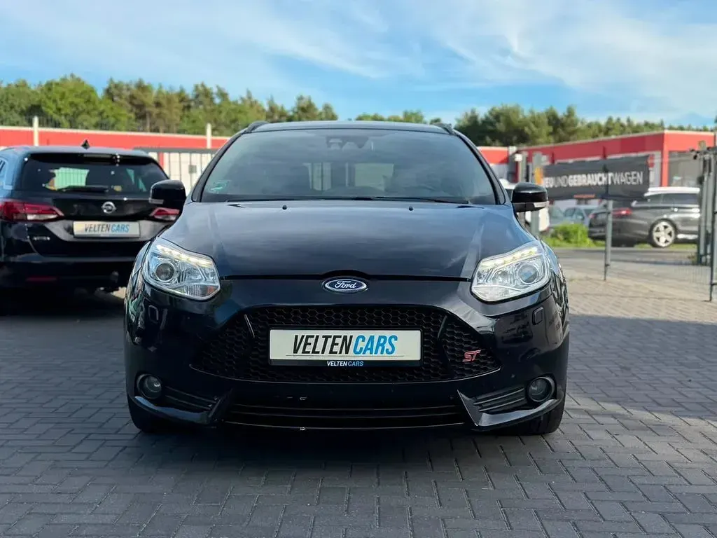 Gebraucht Ford Focus ST 250 PS (183 kW) 2012 Schwarz Limousine