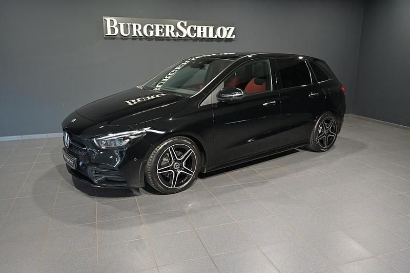 Unilack nachtschwarz Gebraucht 2022 Mercedes B200 AMG Van / Kleinbus | 24.980 € (Guter Preis) - Bild 1/3