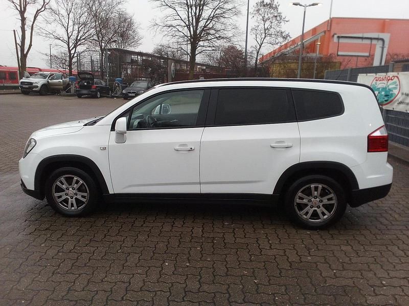 Gebraucht Chevrolet Orlando 140 PS (102 kW) 2013 Weiß Van / Kleinbus
