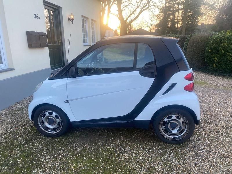 Gebraucht Smart ForTwo Coupé Pure 61 PS (44 kW) 2010 Weiß Coupé