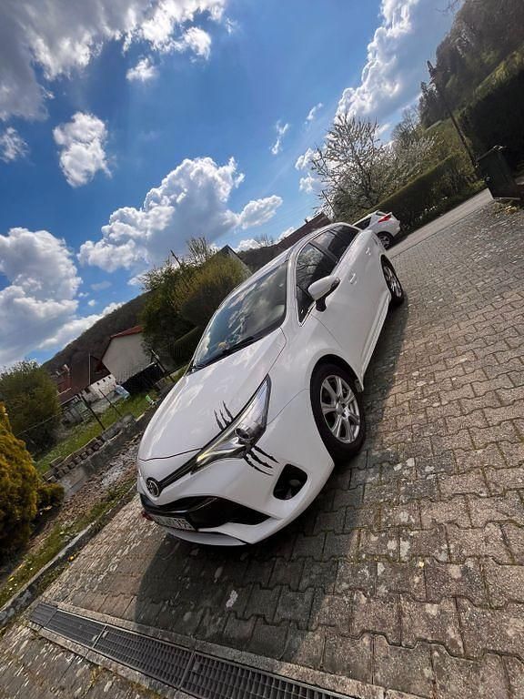 Gebraucht Toyota Avensis T2 143 PS (105 kW) 2016 Weiß Kombi