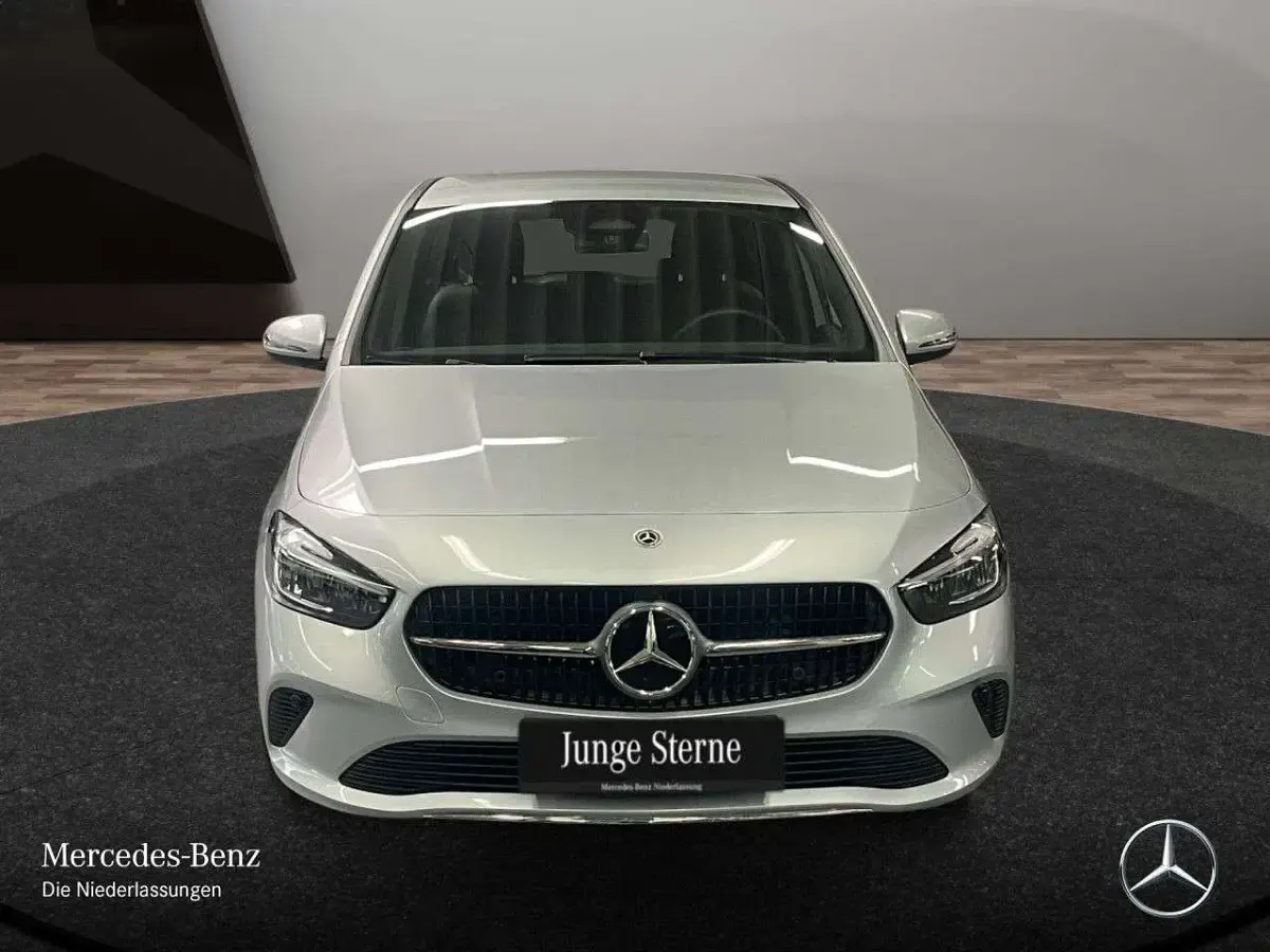 Gebraucht Mercedes B180 Progressive 136 PS (100 kW) 2025 Silber Kleinwagen