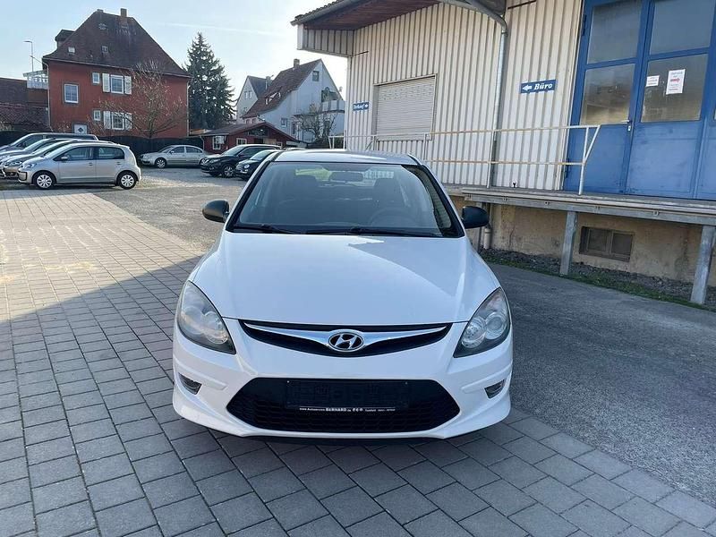 Gebraucht Hyundai i30 Edition+ 109 PS (80 kW) 2011 Weiß Kombi
