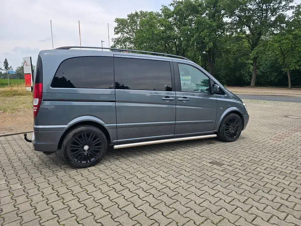Gebraucht Mercedes Viano 224 PS (164 kW) 2011 Grau Van / Kleinbus