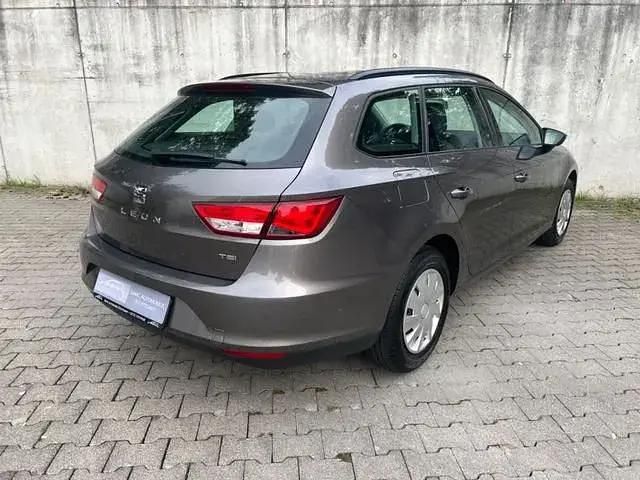 Begagnad Seat Leon ST Reference 86 HK (63 kW) 2016 Grå Kombi