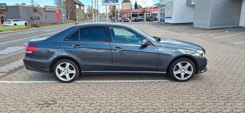 Gebraucht Mercedes E300 Avantgarde 204 PS (150 kW) 2014 Grau Limousine