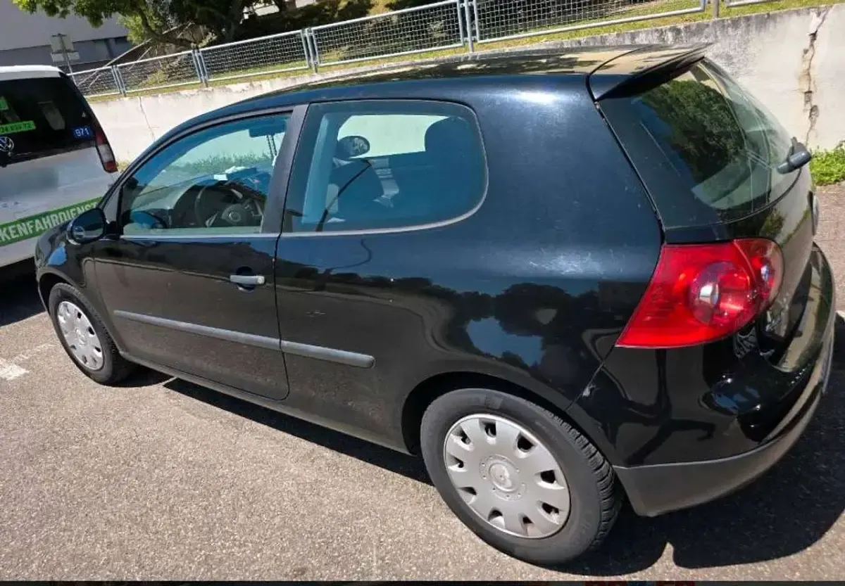 Gebraucht VW Golf VII Sportline 75 PS (55 kW) 2014 Schwarz Limousine