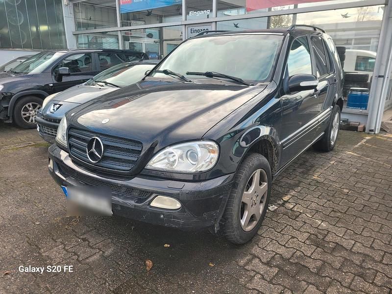 Schwarz Gebraucht 2004 Mercedes ML350 SUV | 3.990 € - Bild 1/4