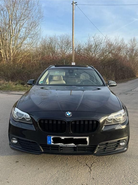 Schwarz Gebraucht 2015 BMW 530 Luxury Line Kombi | 17.499 € (Guter Preis) - Bild 1/4