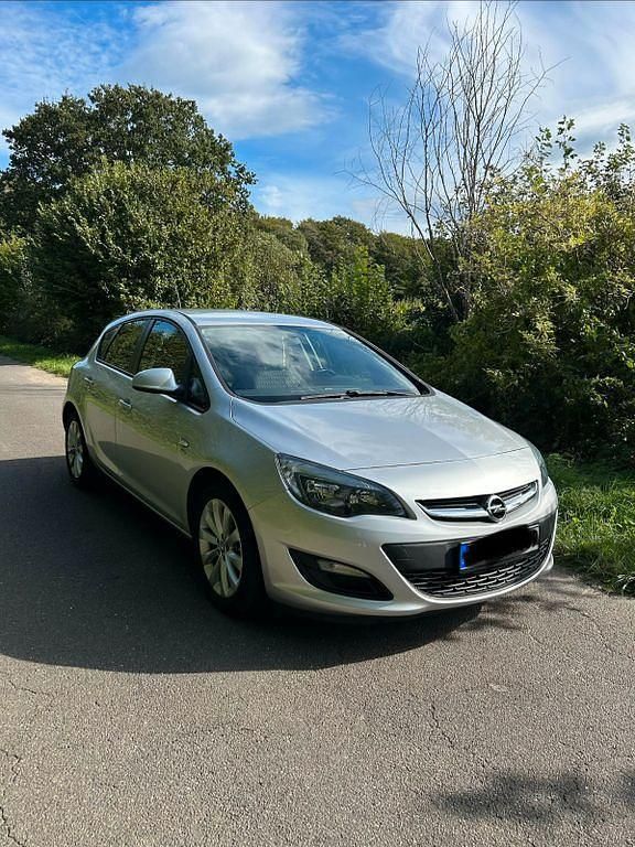 Silber Gebraucht 2013 Opel Astra Eco Kombi | 4.750 € (Fairer Preis) - Bild 1/4
