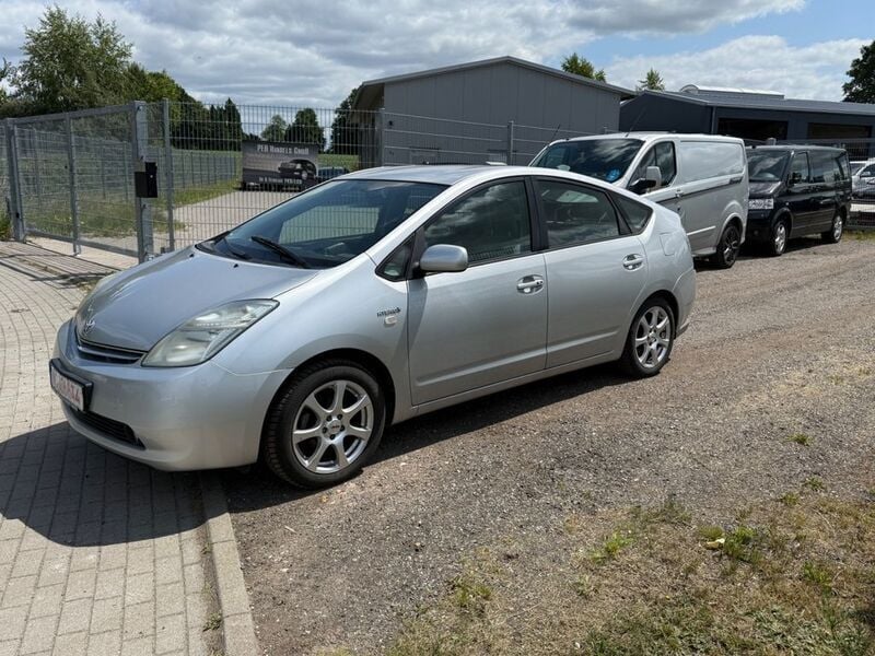 Używany Toyota Prius Sol 77 KM (56 kW) 2009 Srebrny Hatchback