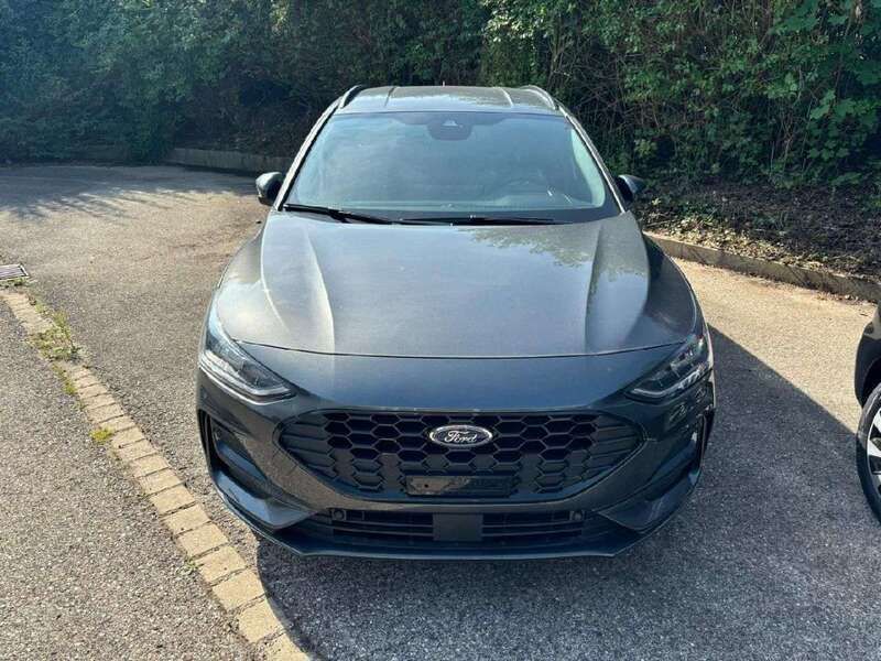 Magneticgrau (metallic) Neu 2024 Ford Focus ST-Line X Kombi | 26.960 € (Guter Preis) - Bild 1/4