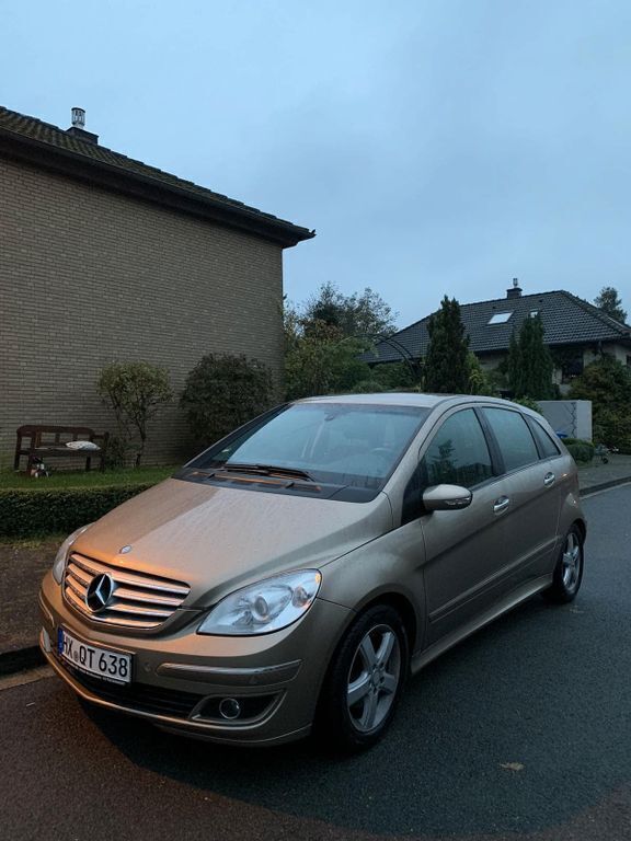 Gold Gebraucht 2008 Mercedes B200 Edition Van / Kleinbus | 4.000 € (Guter Preis) - Bild 1/4