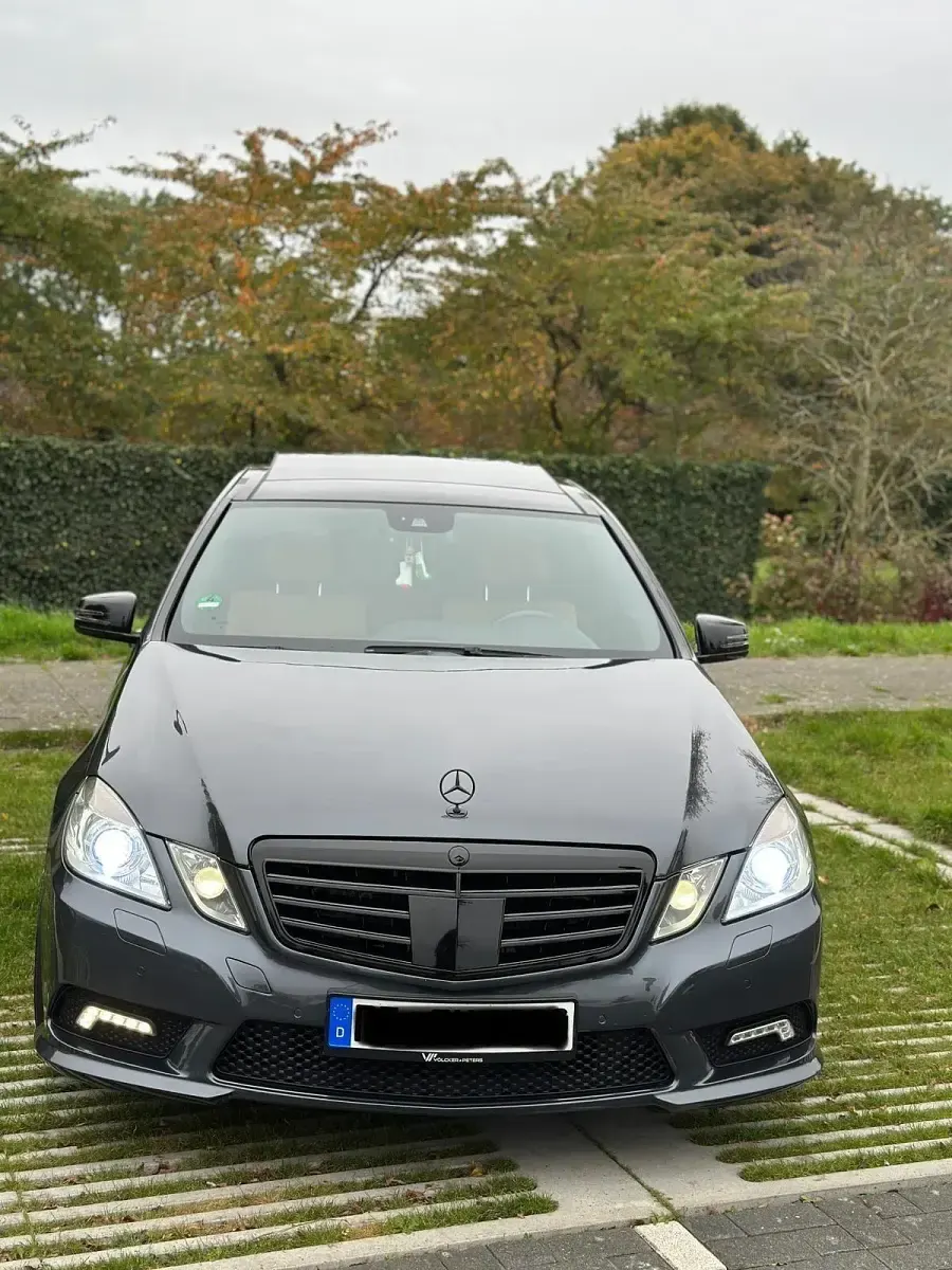 Używany Mercedes E500 AMG 388 KM (285 kW) 2010 Szary Sedan/Limuzyna
