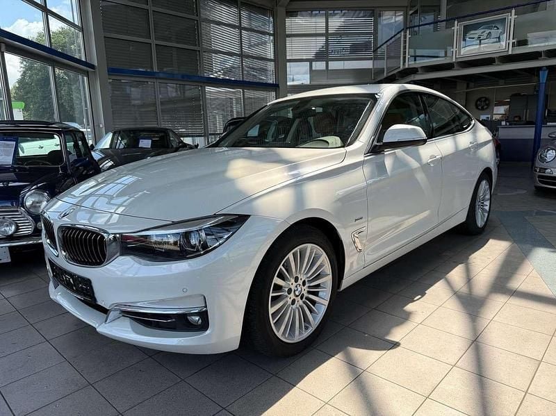 Mineralweiss Gebraucht 2018 BMW 320 Gran Turismo Luxury Line Kleinwagen | 19.990 € (Guter Preis) - Bild 1/4