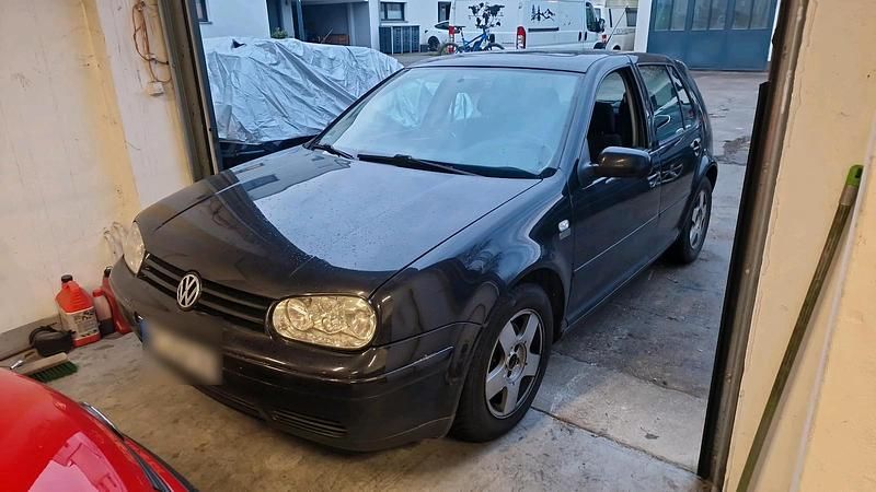 Schwarz Gebraucht 1998 VW Golf IV Kleinwagen | 750 € (Superpreis) - Bild 1/4
