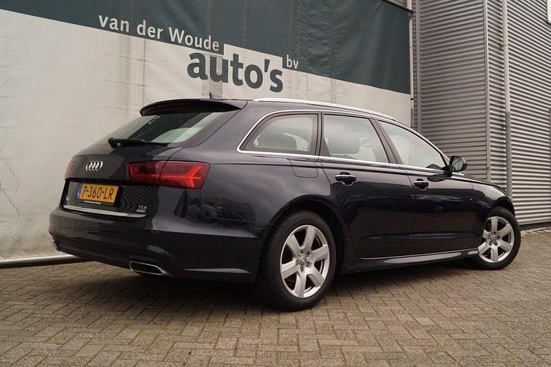 Gebraucht Audi A6 Premium 150 PS (110 kW) 2017 Blau Kombi