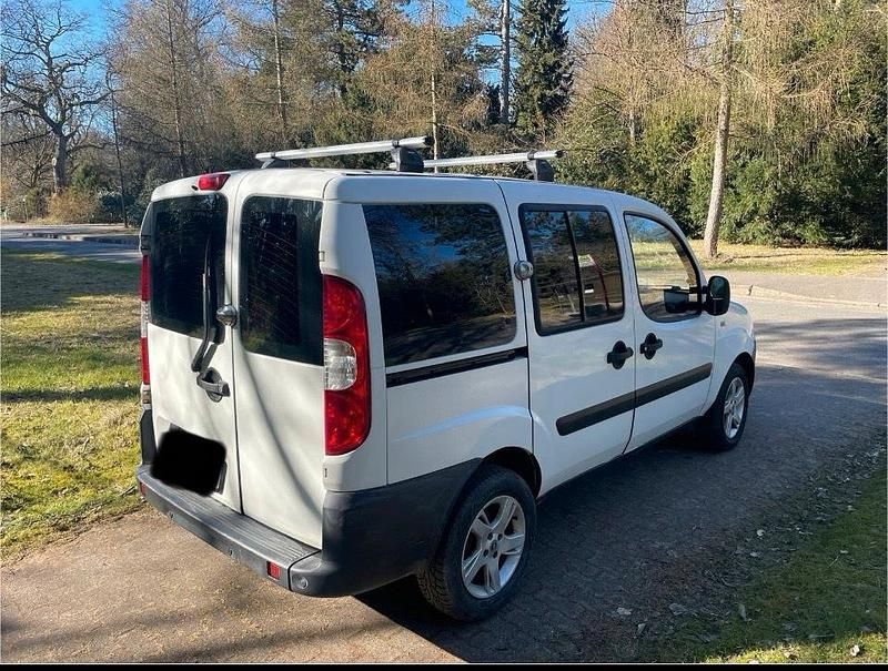 Gebraucht Fiat Doblò 86 PS (63 kW) 2009 Weiß Van / Kleinbus