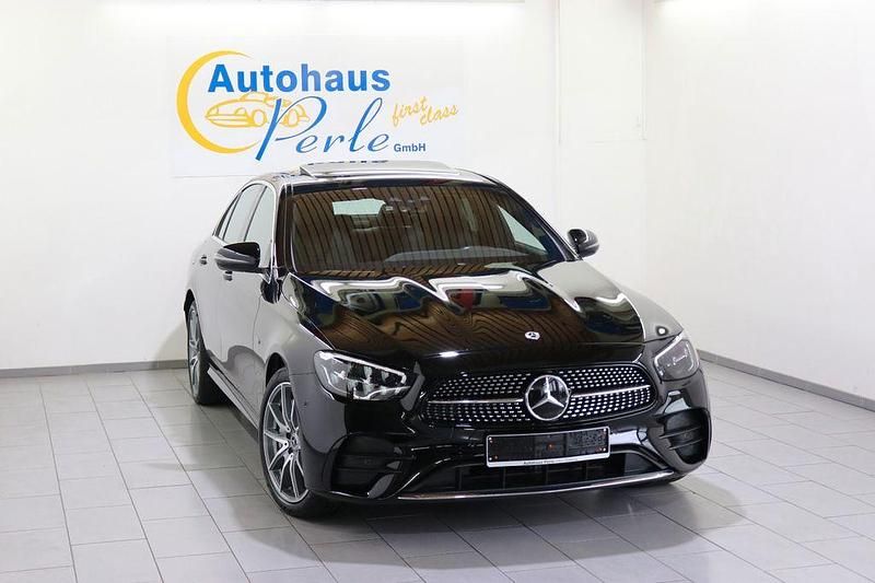 Schwarz Gebraucht 2021 Mercedes E300 AMG line Limousine | 40.990 € (Etwas zu teuer) - Bild 1/4