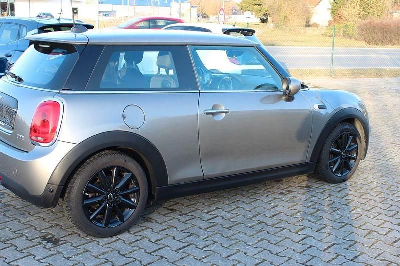 Gebraucht Mini ONE 102 PS (75 kW) 2019 Grau Kleinwagen