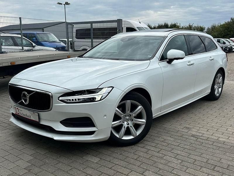 Weiß Gebraucht 2019 Volvo V90 Momentum Kombi | 26.990 € - Bild 1/4