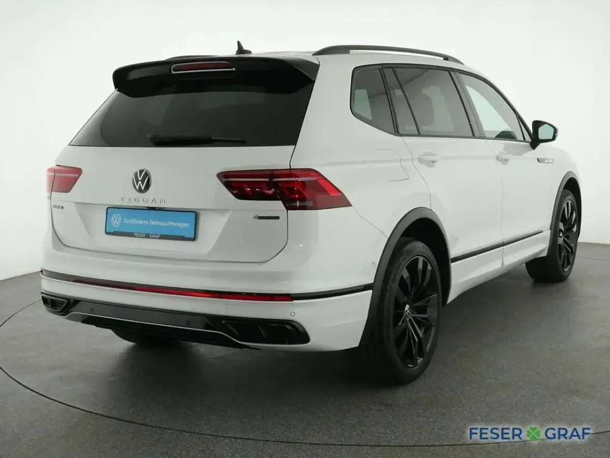 Gebraucht VW Tiguan Allspace R-line 200 PS (147 kW) 2024 Oryxweiß perlmutteffekt SUV