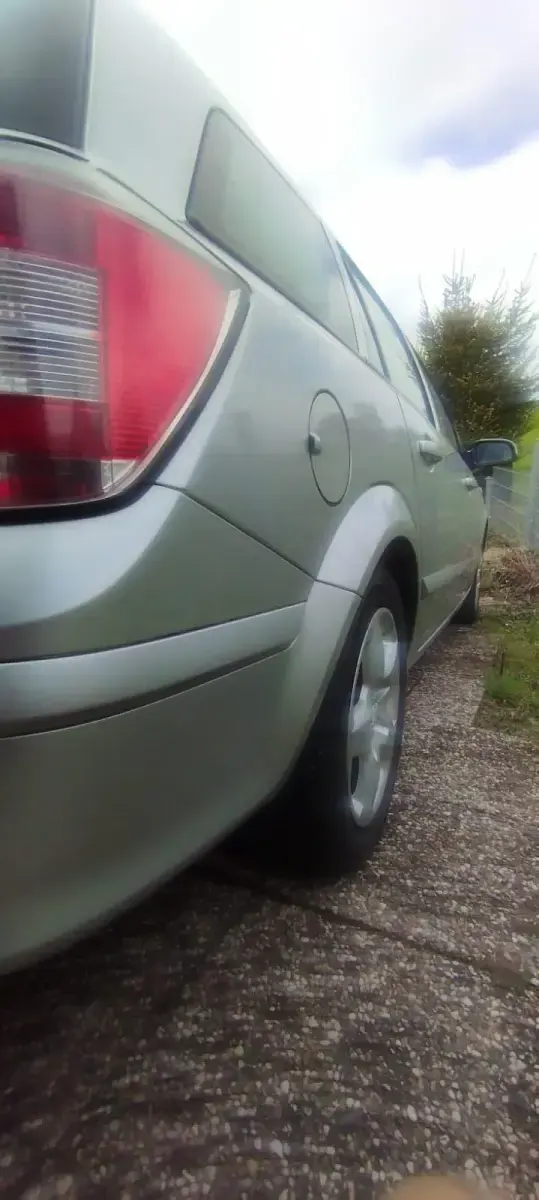 Używany Opel Astra 125 KM (91 kW) 2008 Srebrny Kombi