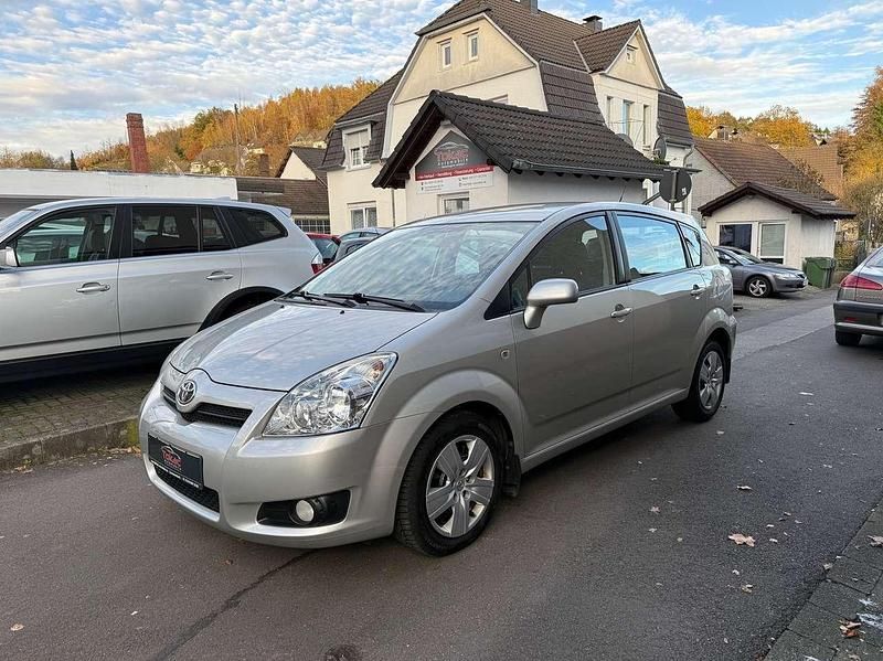 Silber Gebraucht 2007 Toyota Corolla Verso Sol Van / Kleinbus | 6.490 € (Teuer) - Bild 1/4