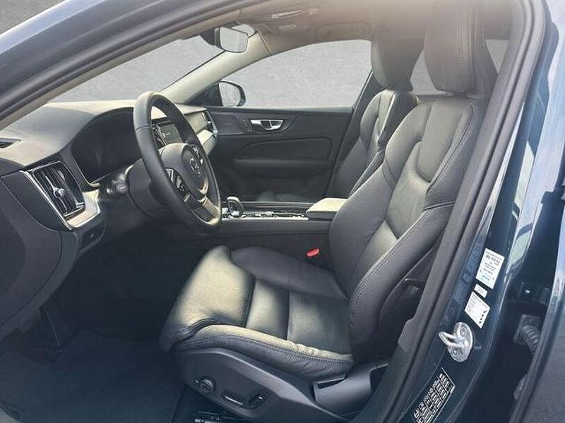 Gebraucht Volvo V60 Plus 197 PS (144 kW) 2025 Denim blue Kombi