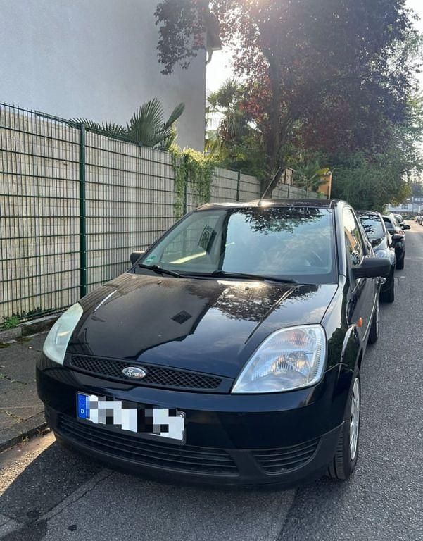 Schwarz Gebraucht 2002 Ford Fiesta Kleinwagen | 2.000 € (Etwas zu teuer) - Bild 1/4