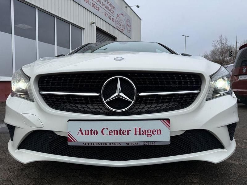 Gebraucht Mercedes CLA180 Shooting Brake AMG 122 PS (89 kW) 2015 Weiß Kombi