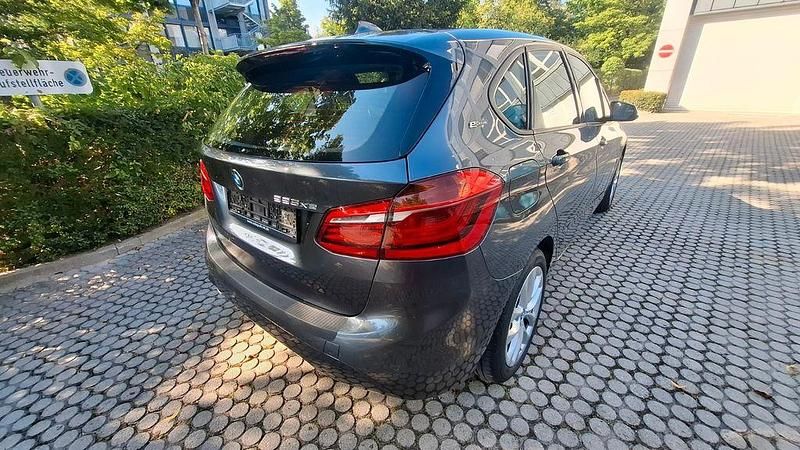 Gebraucht BMW 225 Active Tourer Performance 136 PS (100 kW) 2018 Grau Van / Kleinbus