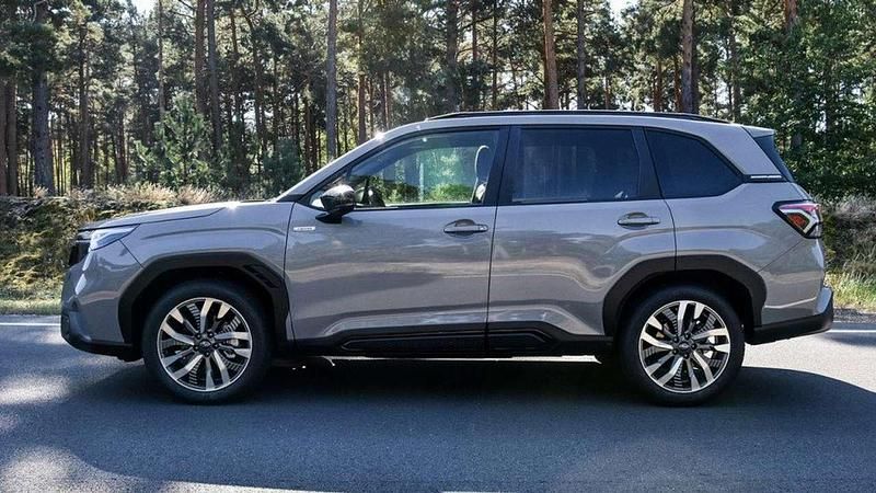 Magnetite gray (m) Gebraucht 2025 Subaru Forester Exclusive+ SUV | 38.000 € (Guter Preis) - Bild 1/3