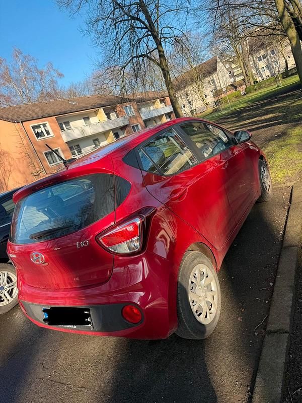 Gebraucht Hyundai i10 67 PS (49 kW) 2018 Rot Kleinwagen