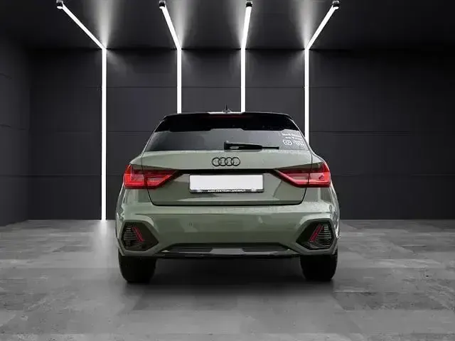 Gebraucht Audi A1 Comfort 150 PS (110 kW) 2024 Grün SUV