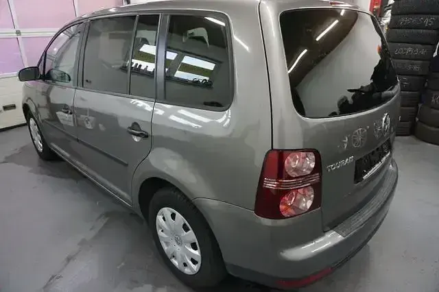 Gebraucht VW Touran 140 PS (102 kW) 2009 Grau Van / Kleinbus