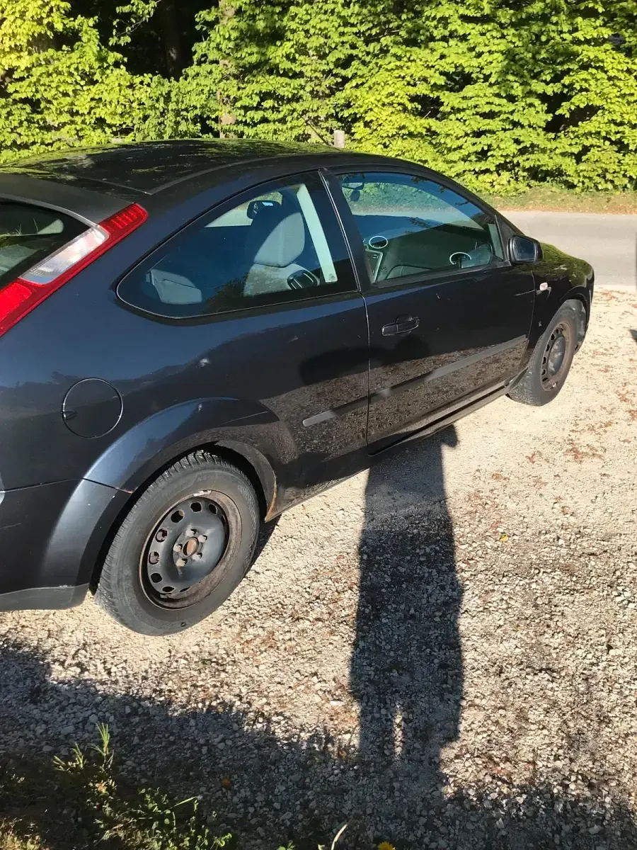 Gebraucht Ford Focus 80 PS (58 kW) 2006 Blau Limousine