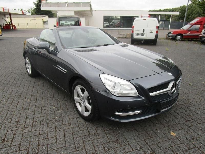 Grau Gebraucht 2013 Mercedes SLK200 Cabrio | 15.990 € (Guter Preis) - Bild 1/4