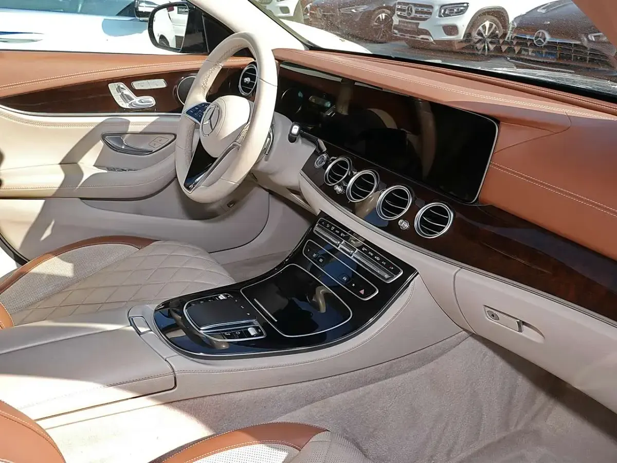 Gebraucht Mercedes E200 Avantgarde 160 PS (117 kW) 2022 Nautikblau Kombi