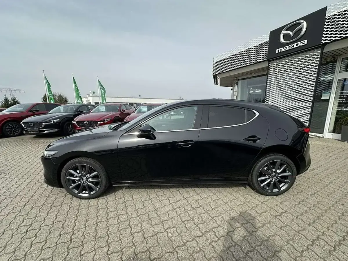 Neu Mazda 3 Center-Line 140 PS (102 kW) 2026 Jet black Limousine