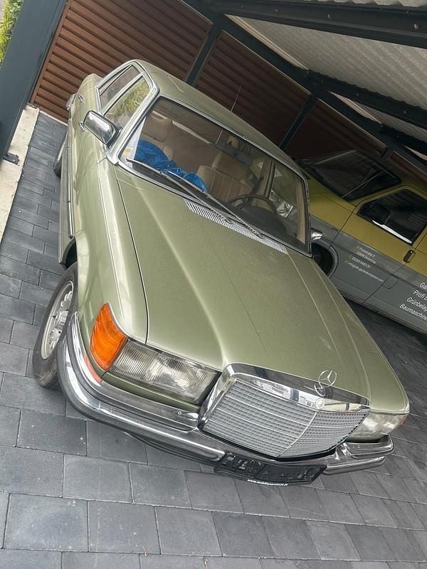 Grün Gebraucht 1979 Mercedes 350 SE Limousine | 9.650 € - Bild 1/4