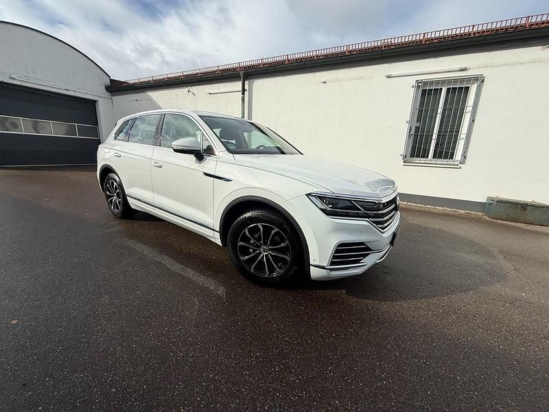 Gebraucht VW Touareg 231 PS (169 kW) 2023 Weiß SUV