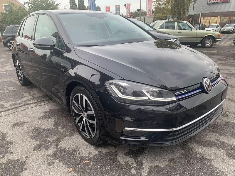 Gebraucht VW Golf VII Join 131 PS (96 kW) 2018 Schwarz Limousine
