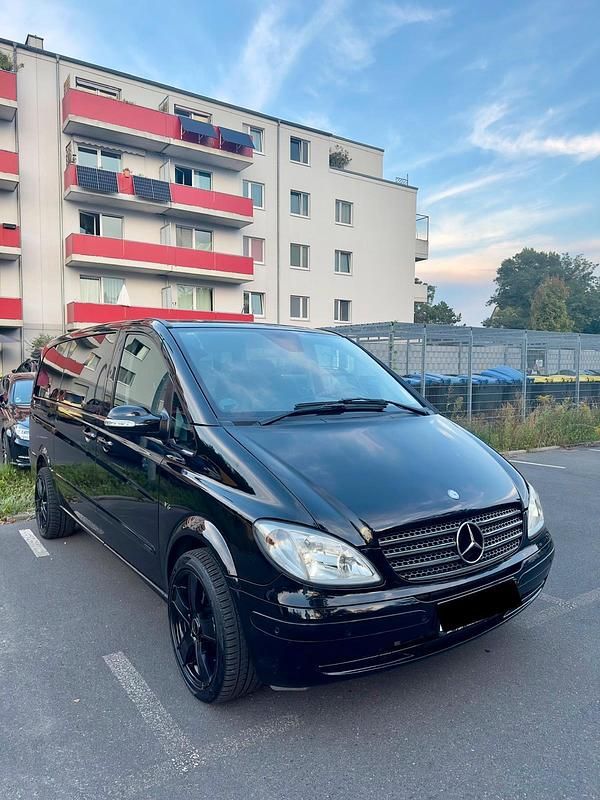 Schwarz Gebraucht 2009 Mercedes Viano Van / Kleinbus | 7.900 € (Guter Preis) - Bild 1/4