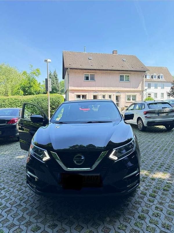 Schwarz Gebraucht 2018 Nissan Qashqai Acenta SUV | 13.990 € (Fairer Preis) - Bild 1/4
