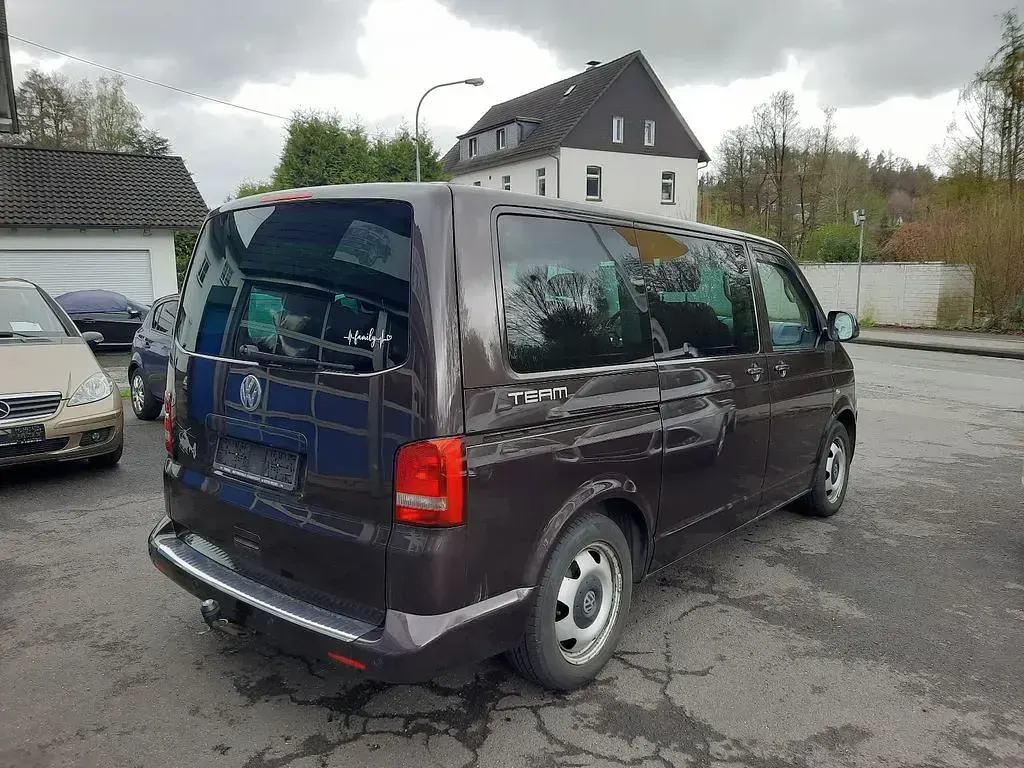 Używany VW T5 Team 179 KM (131 kW) 2010 Samoa/dark wood Van