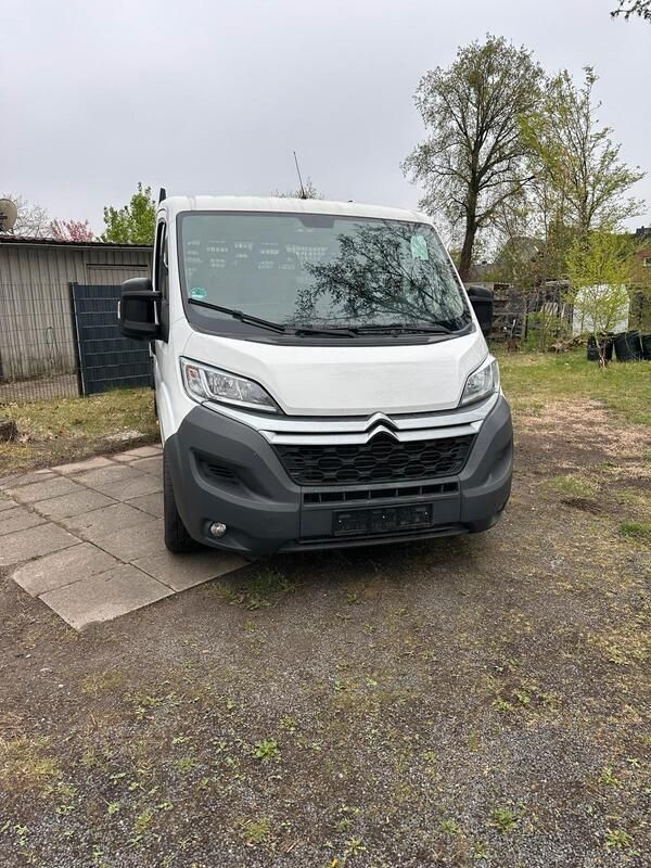 Weiß Gebraucht 2018 Citroën Jumper Van / Kleinbus | 15.450 € (Guter Preis) - Bild 1/4