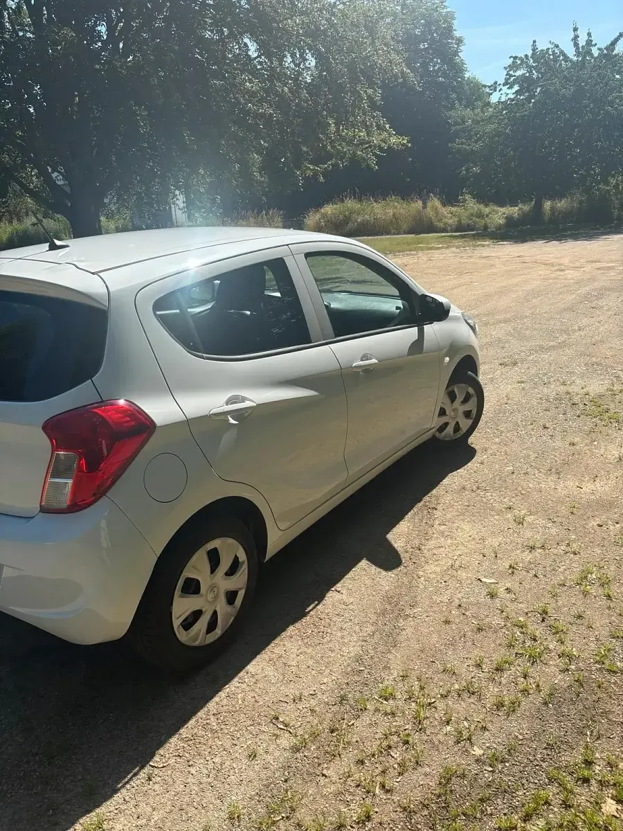 Gebraucht Opel Karl 75 PS (55 kW) 2016 Weiß Kleinwagen